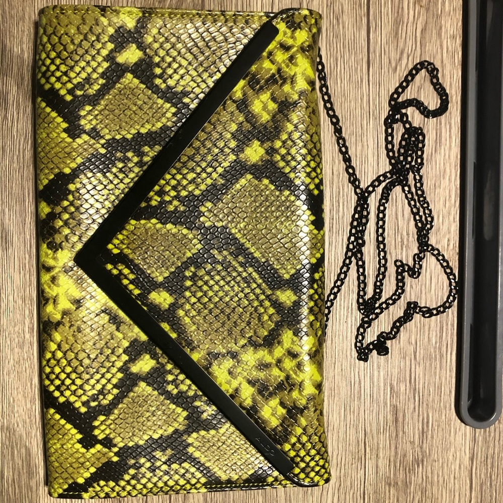 ALDO Clutch